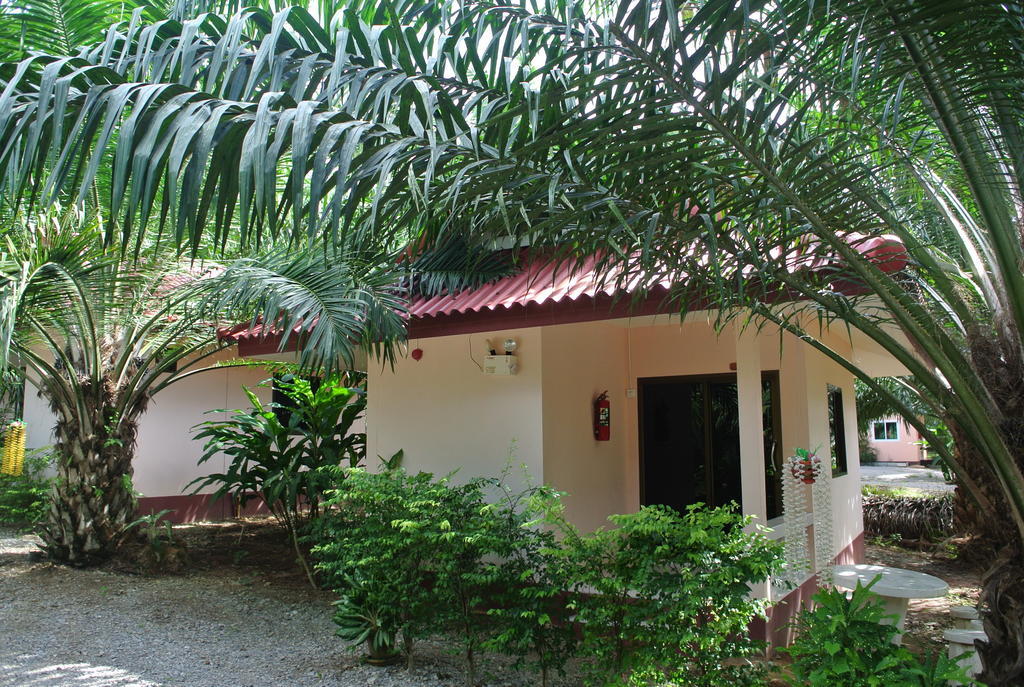 Bantatuk Resort & Restaurant Ban Tha Khun Exteriör bild