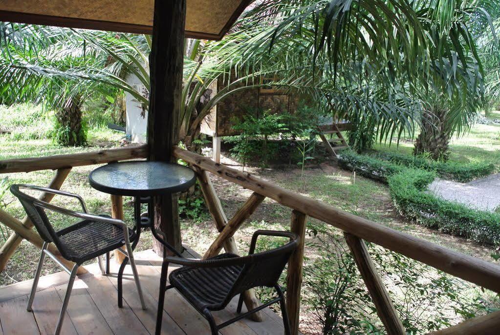 Bantatuk Resort & Restaurant Ban Tha Khun Exteriör bild